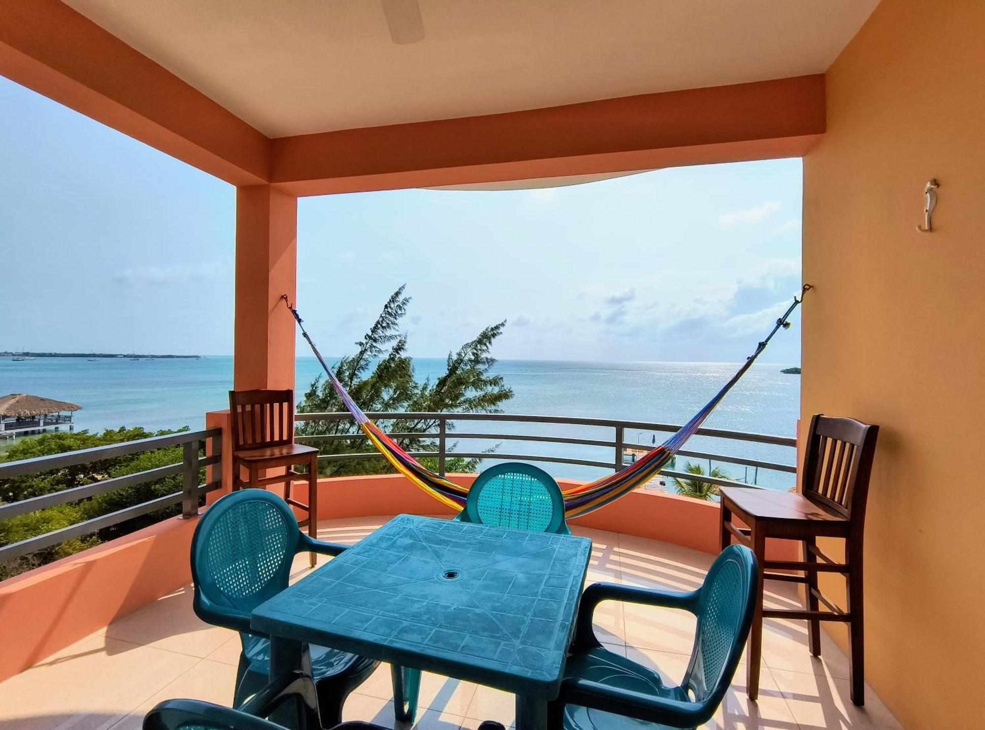 Bay Towers Aparthotel Caye Caulker Buitenkant foto