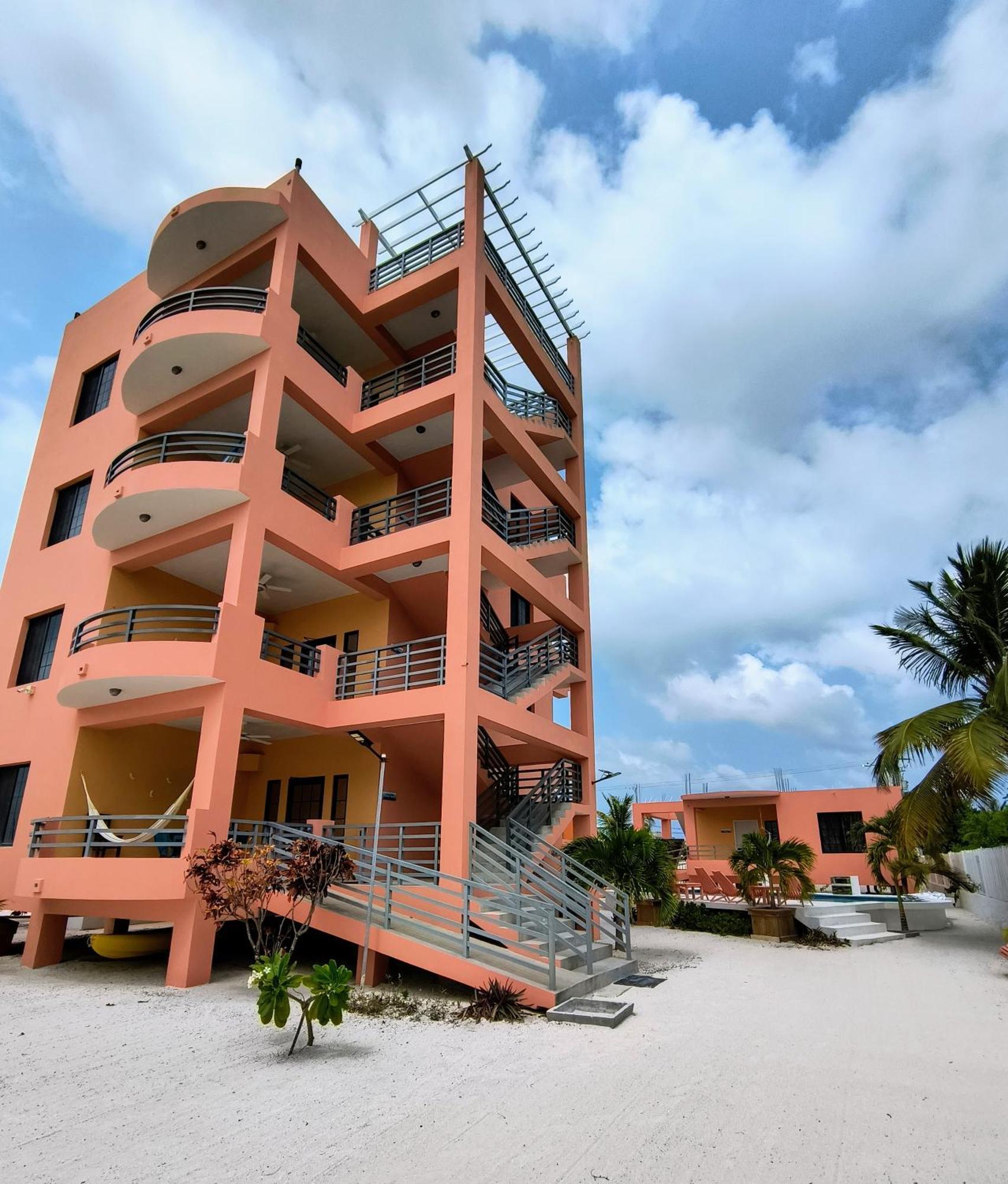 Bay Towers Aparthotel Caye Caulker Buitenkant foto