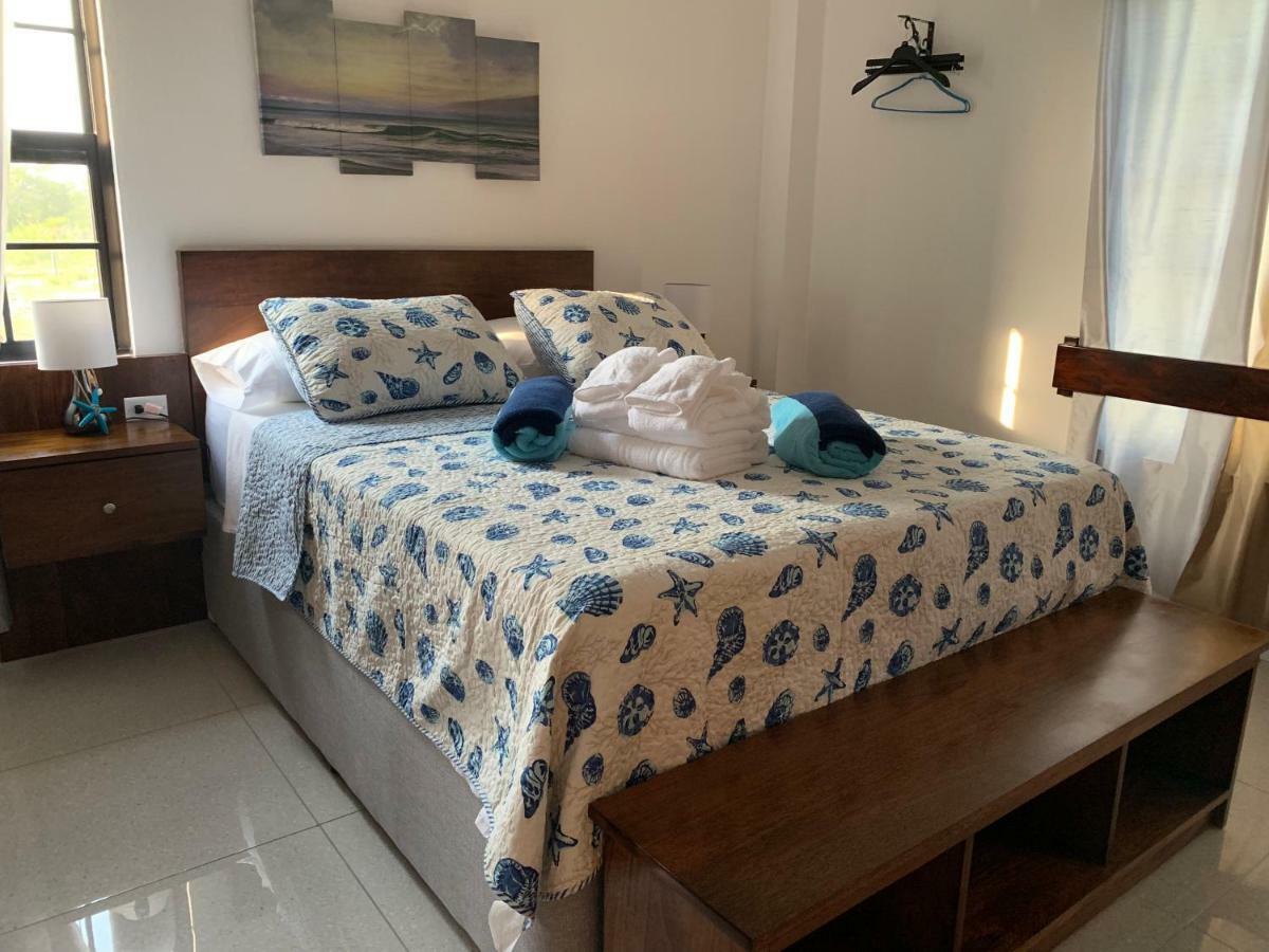 Bay Towers Aparthotel Caye Caulker Buitenkant foto